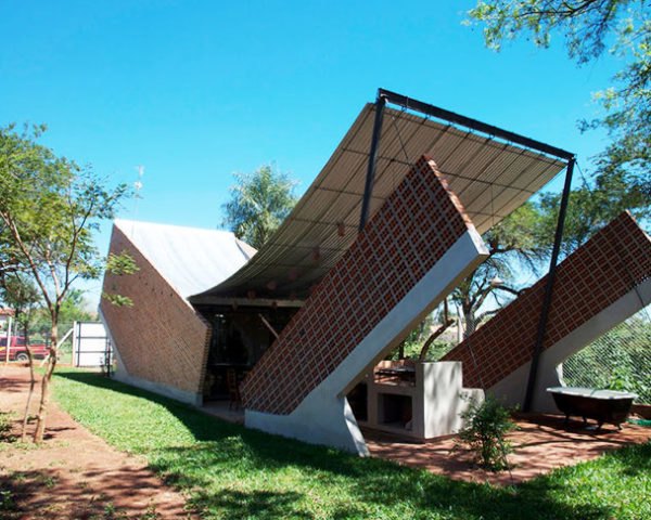 Javier Corvalán, Laboratorio de Arquitectura, curvy home, Casa Hamaca, Paraguay, Catenary Curve, reclaimed materials, bricked wall, galvanized iron roof, Architecture, Daylighting, Recycled Materials