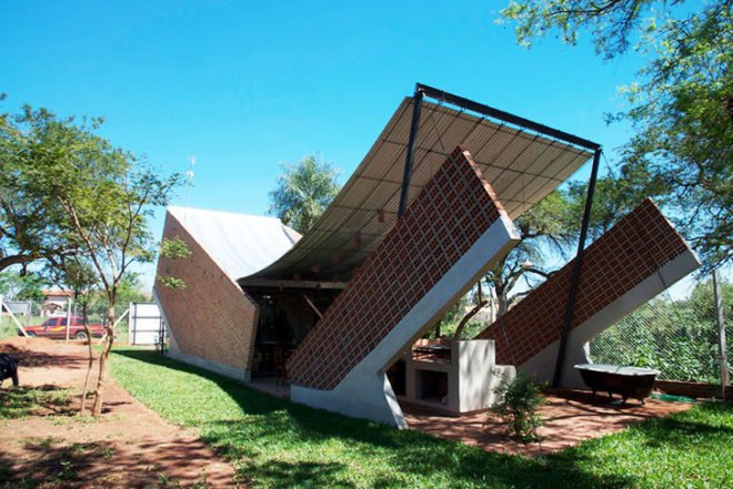 Javier Corvalán, Laboratorio de Arquitectura, curvy home, Casa Hamaca, Paraguay, Catenary Curve, reclaimed materials, bricked wall, galvanized iron roof, Architecture, Daylighting, Recycled Materials
