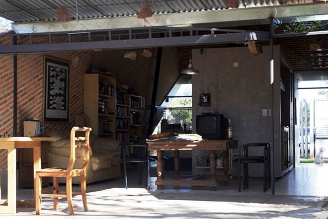Javier Corvalán, Laboratorio de Arquitectura, curvy home, Casa Hamaca, Paraguay, Catenary Curve, reclaimed materials, bricked wall, galvanized iron roof, Architecture, Daylighting, Recycled Materials