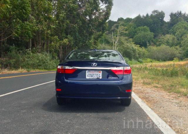 Lexus, Lexus ES, Lexus ES 300h, Lexus ES 350, Lexus hybrid, Toyota hybrid, hybrid, electric car, car review, green car, electric motor, green transportation, car test drive