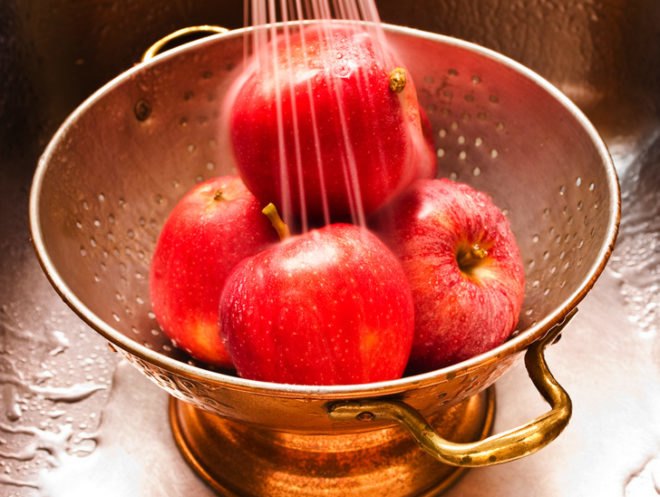 Apples in a Bowl, apple, apples, apple pie, apple crumble, apple salad, walnuts, feta, canning, apple preserves, spiced apples, cinnamon, apple tart, apple pie, apple crumble, tarte tatin, caramel, caramel apples, caramel apple bites, mini apples, halloween, thanksgiving, autumn, fall
