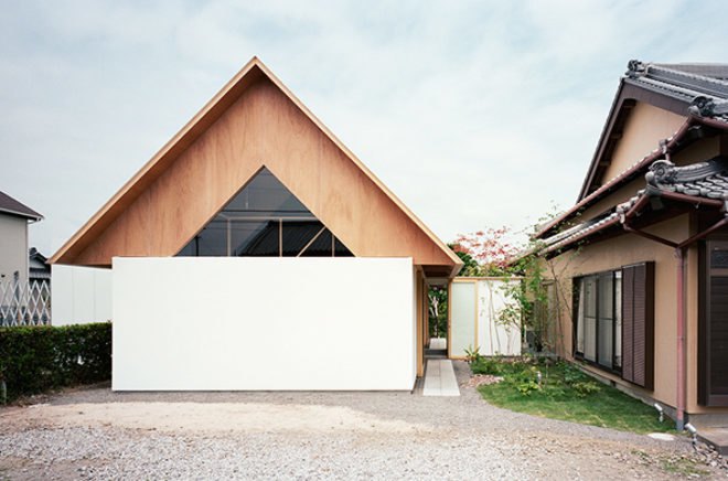 green design, eco design, sustainable design, Koya No Sumika, mA-Style Architects, plywood roof, minimalist living
