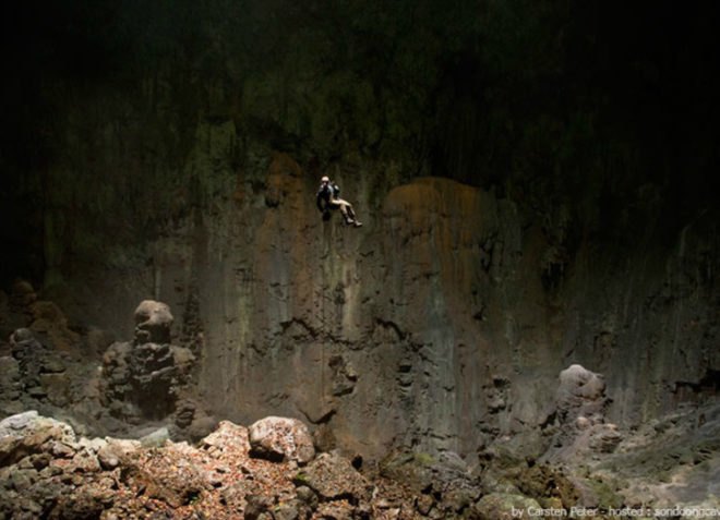 Son Doong Cave, Hang Son Doong, Hang Song Doong Vietnam, Son Doong Cave Vietnam, World's largest cave, World's Largest Cave in Vietnam, Vietnam caves, caves in Vietnam, cave exploring, spelunking, spelunking in Vietnam, Oxalis tours, Oxalis cave tours, Oxalis Son Doong Cave tours, Quang Binh province, Quang Binh province Vietnman, Caves in Quang Binh province, eco tourism, eco exploration, eco travel, eco cave exploration, undiscovered caves, cave pearls, cave rain forest, Hand of Dog, Howard Limbert, Howard Limbert cave explorer
