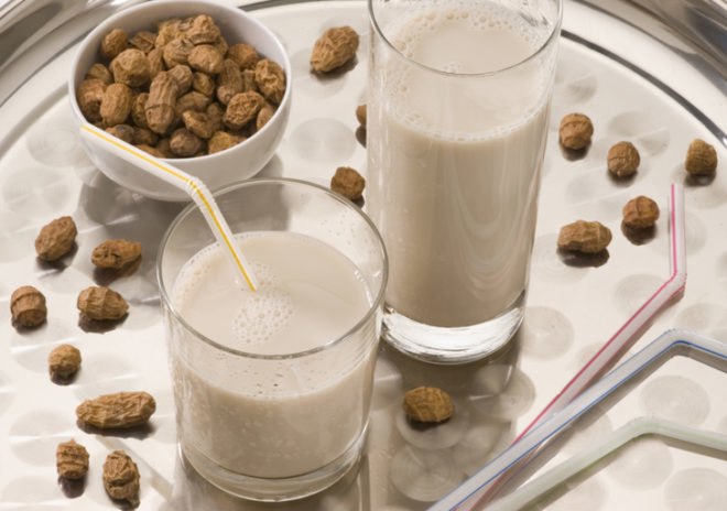 Chufa horchata, rice drink, Mexican drink, Spanish drink, vegan milk drink, rice horchata