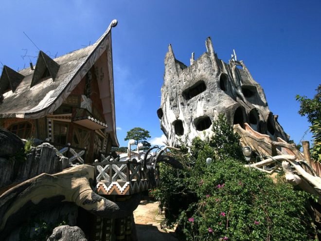 ghosts, eco-friendly, green houses, Halloween, spooky, creepy design, cave houses, stone houses, In Vitro, fairy-tale houses, green building, architecture, green Halloween