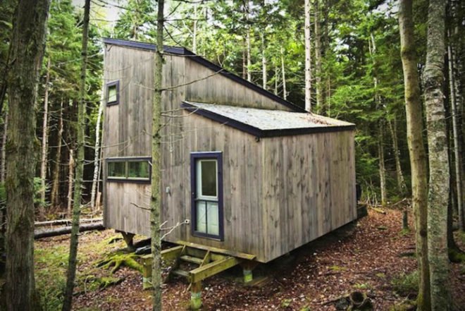 Petra Simmons Design, wooden cube, artist studio, Harpswell Studio, Maine, wooden shelter, Architecture, Tiny Homes, Green Materials, Daylighting, Botanical, Petra Simmons Art Studio in Maine, Maine art studios, green design in Maine, green studios in Maine