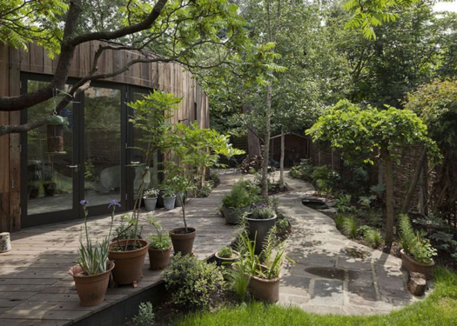 6a Architects, 6a Architects Tree House, tree houses, Rowan Moore house, timber clad facades, reclaimed timber house, residential architecture, green extension arhitecture, Georgian architecture