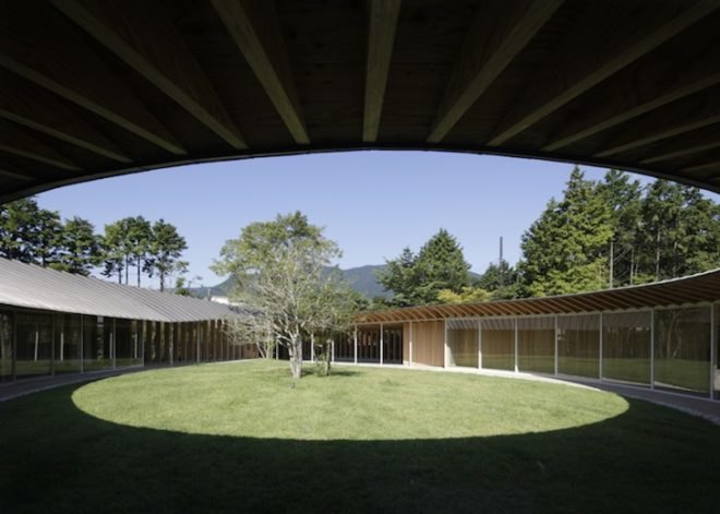 shigeru ban, Villa at Sengokubara, modern residence, hakone residence, residential villa, japanese countryside, teardrop courtyard, exposed timber, sloping roof, interior courtyard, radial residence