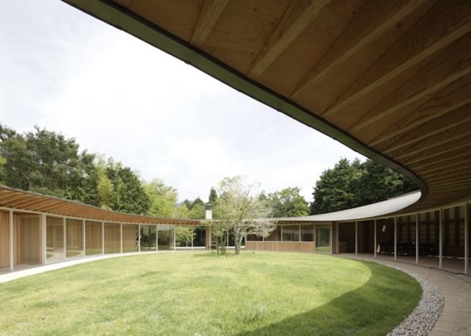 shigeru ban, Villa at Sengokubara, modern residence, hakone residence, residential villa, japanese countryside, teardrop courtyard, exposed timber, sloping roof, interior courtyard, radial residence