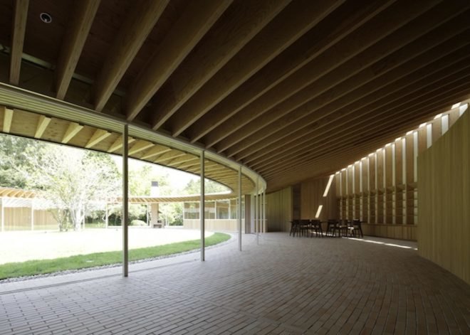 shigeru ban, Villa at Sengokubara, modern residence, hakone residence, residential villa, japanese countryside, teardrop courtyard, exposed timber, sloping roof, interior courtyard, radial residence