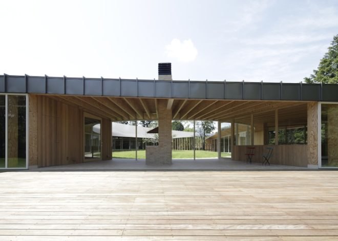 shigeru ban, Villa at Sengokubara, modern residence, hakone residence, residential villa, japanese countryside, teardrop courtyard, exposed timber, sloping roof, interior courtyard, radial residence