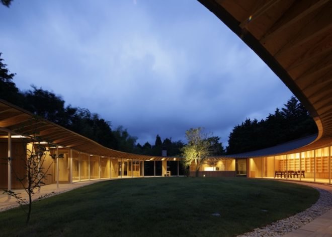shigeru ban, Villa at Sengokubara, modern residence, hakone residence, residential villa, japanese countryside, teardrop courtyard, exposed timber, sloping roof, interior courtyard, radial residence