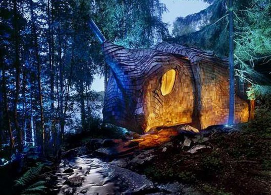ghosts, eco-friendly, green houses, Halloween, spooky, creepy design, cave houses, stone houses, In Vitro, fairy-tale houses, green building, architecture, green Halloween