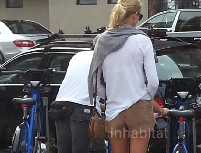 Leonardo DiCaprio, citi bike, Leonardo DiCaprio citi bike, Leonardo DiCaprio biking, Leonardo DiCaprio pics, Leonardo DiCaprio citi bike pics, Leonardo DiCaprio biking pics