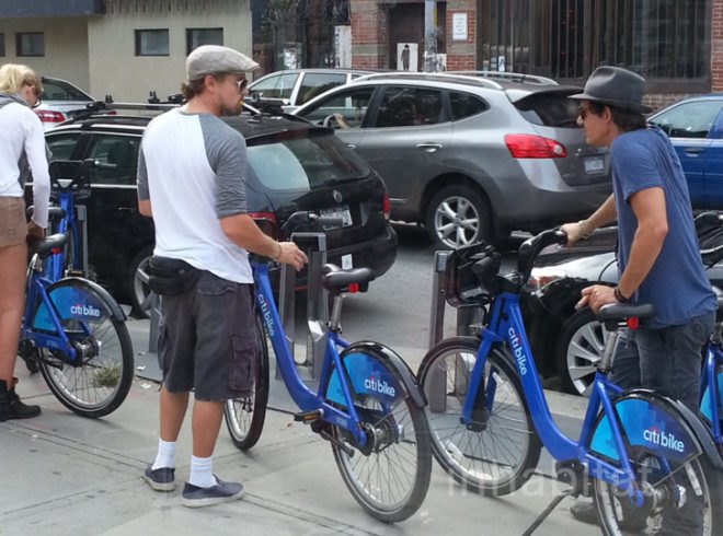 Leonardo DiCaprio, citi bike, Leonardo DiCaprio citi bike, Leonardo DiCaprio biking, Leonardo DiCaprio pics, Leonardo DiCaprio citi bike pics, Leonardo DiCaprio biking pics