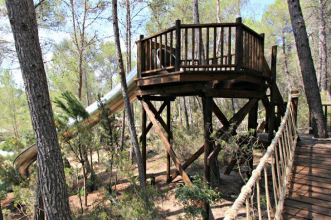 Fibonacci Tree House, Blue Forest, tree house, fibonacci spiral, fibonacci sequence, nature-inspired design,