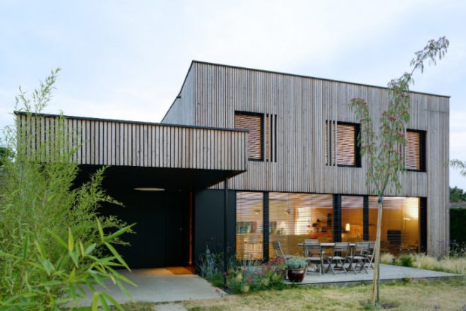 Villa B, tectoniques architectes, bioclimatic house, eco house, energy efficient house, sedum roof