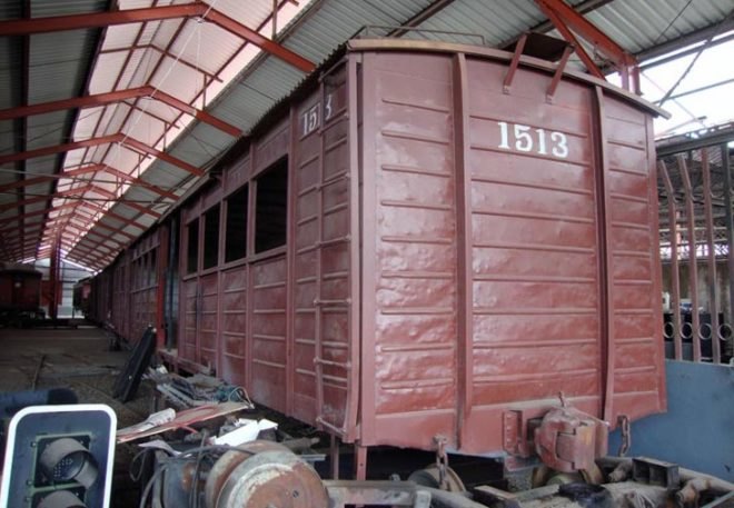 old Ecuadorian railway, renovated Boxcar 1513, flexible community space, Vagon del Sabor, Wagon of Knowledge, Al Borde, Converted Train Carriage, Mobile Cultural Center,