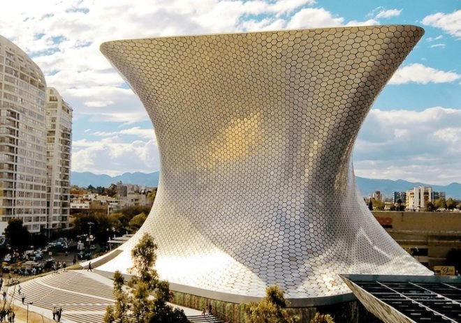 museo soumaya, Carlos Slim Helú, Fernando Romero EnterprisE, Fernando Romero, art museum, mexico city, hexagonal tiles, mexico city architecture, mexico city iconic, latin america art museum, curved steel columns, mixed-use development