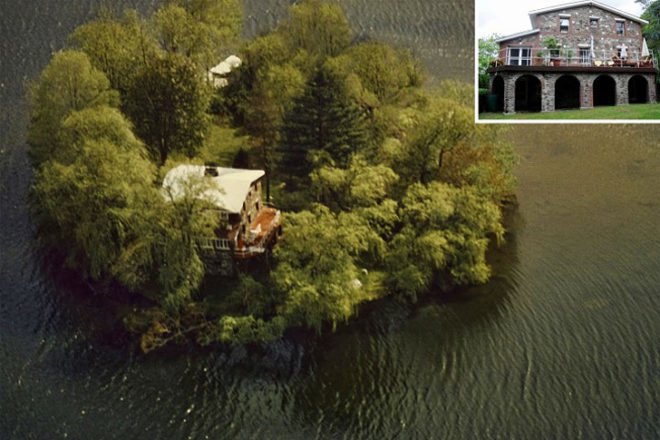 willo island, private island, Larry Papler, new york city real estate, real estate, rowboat, putnam lake, patterson, island property