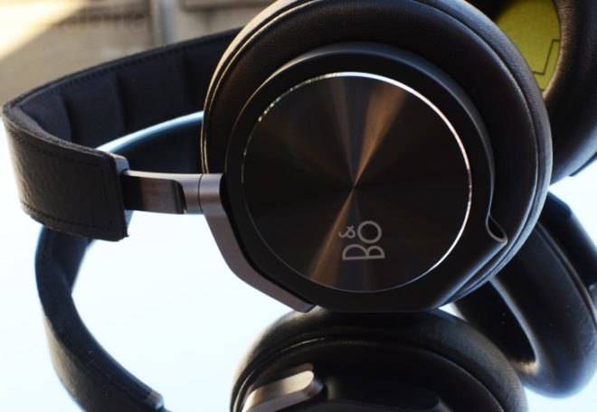 BeoPlay H6, headphones, Bang & Olufsen, BeoPlay, BeoPlay H6 headphones, audio, electronics, stereo, b&o, music, over-ear headphones, headphone sharing, headphone splitter, dj headphones, comfortable headphones, aluminum headphones, audiophile, audiophile headphones, stylish headphones, inline remote headphones, detachable cord headphones, high quality headphones, travel headphones, designer headphones