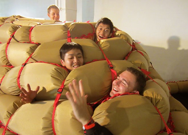 Lambert Kamps, Cozy Shelter, inflatable shelter, inflatable tent, Lambert Kamp art, art installation, woollen hideout, Designworld exhibition, Design Museum Helsinki, blanket shelter, in-house tents