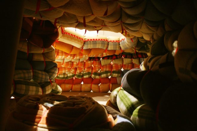 Lambert Kamps, Cozy Shelter, inflatable shelter, inflatable tent, Lambert Kamp art, art installation, woollen hideout, Designworld exhibition, Design Museum Helsinki, blanket shelter, in-house tents