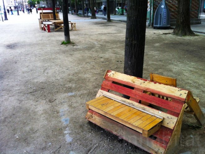 Duccio Maria Gambi, Chapitre Zero, recycled street furniture, Paris, recycled wood, guerrilla furniture, rough and ready, DIY, green furniture, Urban design, social design, Recycled Materials, Green Materials,