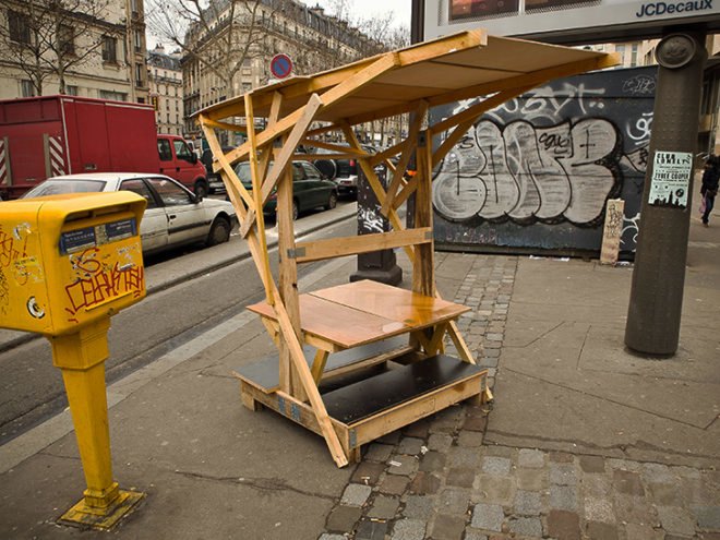 Duccio Maria Gambi, Chapitre Zero, recycled street furniture, Paris, recycled wood, guerrilla furniture, rough and ready, DIY, green furniture, Urban design, social design, Recycled Materials, Green Materials,
