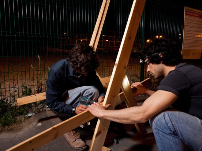 Duccio Maria Gambi, Chapitre Zero, recycled street furniture, Paris, recycled wood, guerrilla furniture, rough and ready, DIY, green furniture, Urban design, social design, Recycled Materials, Green Materials,
