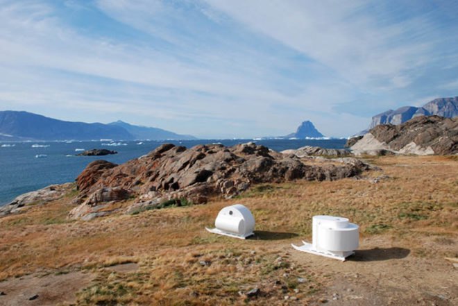 Rob Sweere, Mobile Tiny Shelters on Skis, Nomadic Shelter on Skis, The Sledge-Project, Ann Andreassen, René Kristensen, Uummannaq Children's Home, Greenland, white pods, wooden tiny shelter, Tiny Homes, Daylighting,