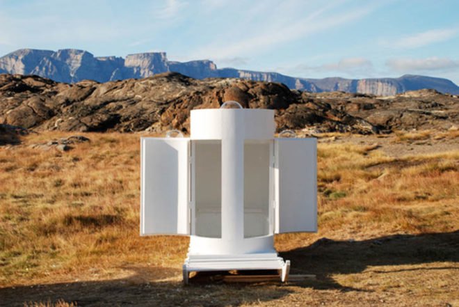 Rob Sweere, Mobile Tiny Shelters on Skis, Nomadic Shelter on Skis, The Sledge-Project, Ann Andreassen, René Kristensen, Uummannaq Children's Home, Greenland, white pods, wooden tiny shelter, Tiny Homes, Daylighting,