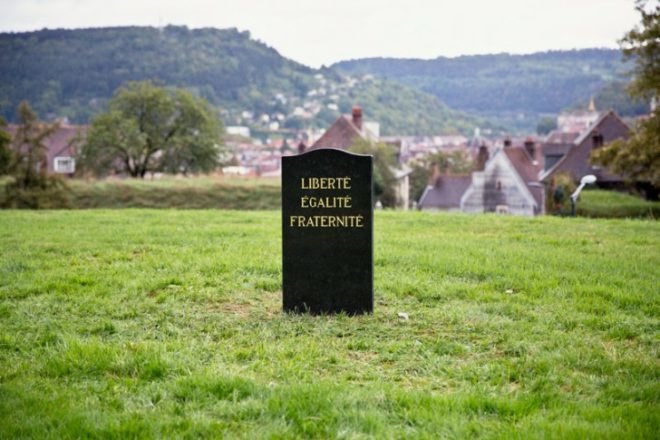 SpY Funeral Tombstone in Besançon, France, urban art in Besancon, street art in France, SpY's urban art,