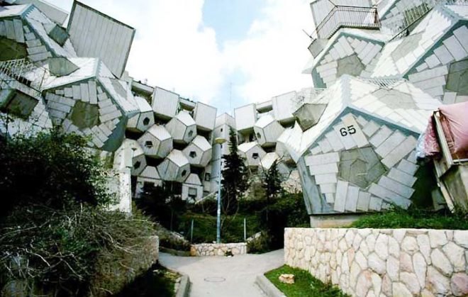 Zvi Hecker, Zvi Hecker Ramot Polin, Ramot Polin Jerusalem, Ramot Polin Israel, prefab housing Israel, social housing experiments, dodecahedrons architecture, architectural geometry, avant-garde architecture Israel, failed architecture, low income housing, social dwelling