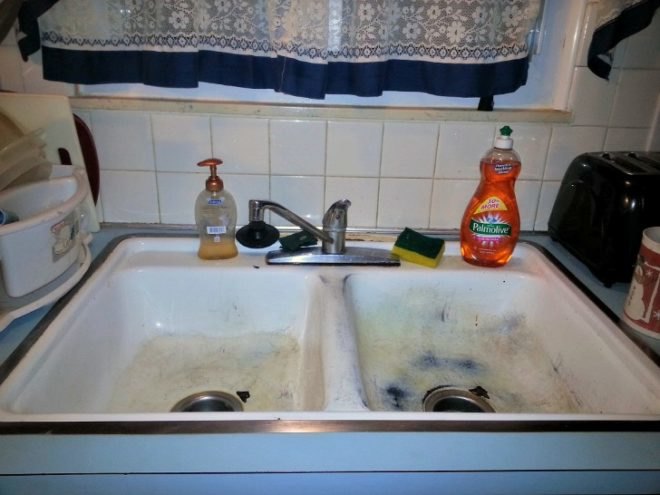 co-friendly faucets, eco-friendly faucets, eco-friendly kitchen, faucets with sensors, green faucets, green kitchen, how to upgrade my kitchen, inhabitat competition, inhabitat contest, kitchen renovation, moen, moen faucets, Moen MotionSense faucet, MotionSense, MotionSense faucet, Project Kitchen Upgrade, touch-free faucet, ugly kitchen, Ways to Green Your Kitchen, Juli Bencivengo