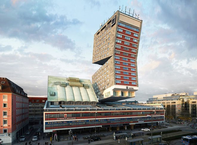 Víctor Enrich, NH Deutscher Kaiser hotel, NHDK, 88 different variations on one building, 3D manipulation of a 2D photograph, digital visualization, Munich architecture, 88 keys on a piano