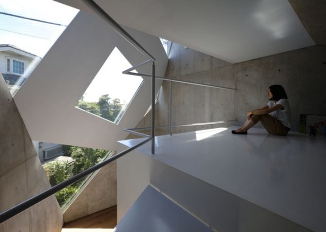 Atelier Tekuto, skylights, polyhedral house, monoclinic, tokyo, exposed concrete, reinforced concrete, daylighting