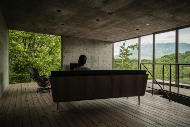 mount yotei, florian busch architects, l house, niseko, hokkaido, escarpment, retaining walls, panoramic views, cantilevered stairs, holiday home
