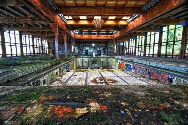 green design, eco design, sustainable design, Grossinger's Catskil Resort Hotel, Abandoned hotels New York, Gothamist, Pablo Maurer, Liberty New York, urban exploration