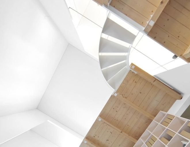 case house, Jun Igarashi Architects, loft house, open floor plan, japanese architecture, cuboid architecture, full height wall partitions, green wall, wooden loft, sapporo, mezzanine
