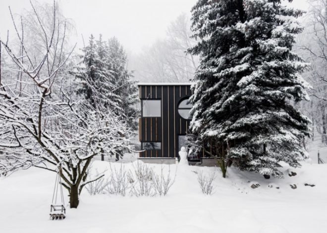 T2a Architects, photographer's house, architecture, Budapest architecture, Bence Turanyi, photographer Zsolt Batar, cabin built in two days, pilis forest, Budapest, Hungary, tiny homes, winter retreats, forest cabin, tiny cabins,