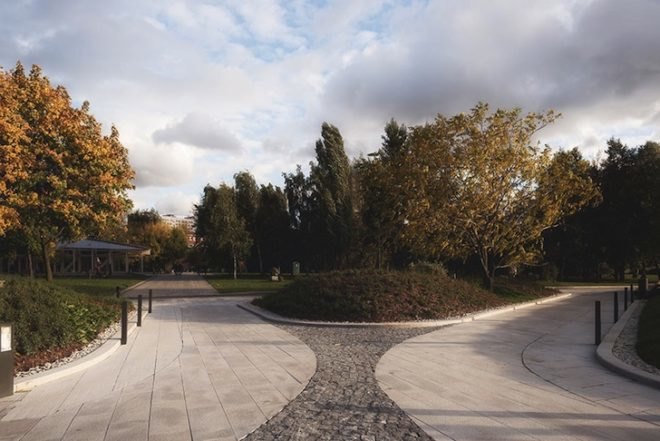 wowhaus, urban park, muzeon park, urban design, Krymskaya, Moskva River, vernissage, glass pavilion, moscow park, public space, cycle path,