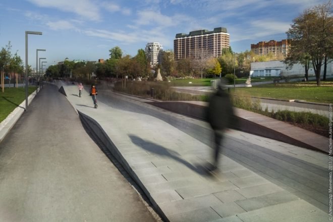 wowhaus, urban park, muzeon park, urban design, Krymskaya, Moskva River, vernissage, glass pavilion, moscow park, public space, cycle path,