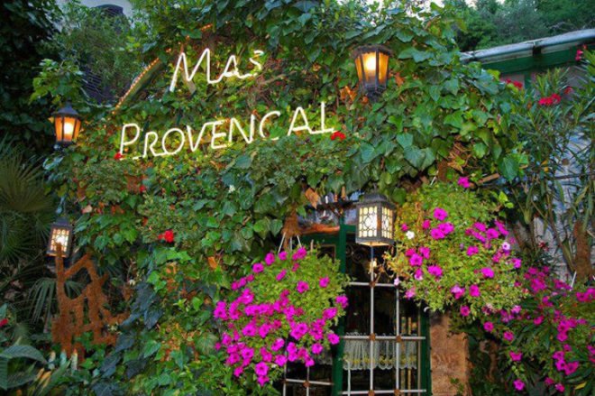 Mas Provencal, flower restaurant in France, secret garden restaurant, edible grapes and cherry tomatoes, exotic French restaurant in Nice, greenhouse restaurant, fairy garden restaurant,