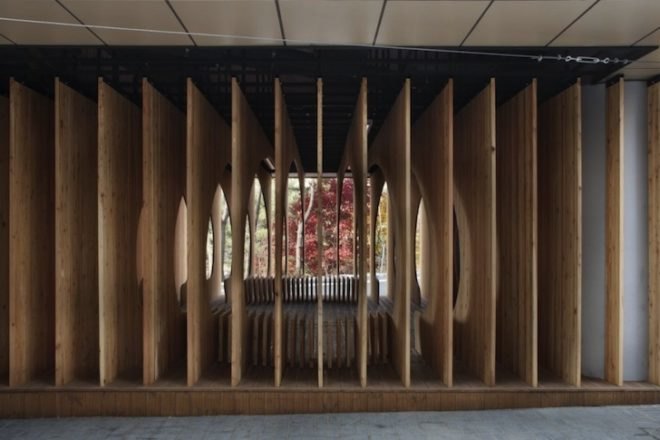 UTAA, university of seoul, ribbed architecture, parking lot, sinuous seating, wooden ribbed architecture, wooden public space, rest hole, university of seoul architecture, university public space, rest area