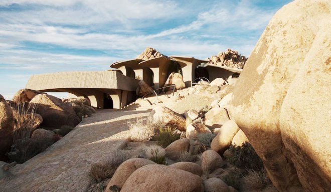 Kendrick Bangs Kellogg, Doolittle house Joshua Tree, Joshua Tree luxury homes, Mojave desert homes, California architecture, organic architecture, James Bond houses, Bond villain homes, John Vugrin, concrete homes California, desert houses