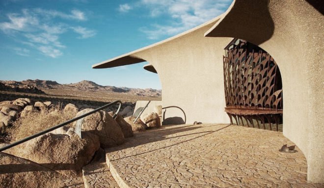 Kendrick Bangs Kellogg, Doolittle house Joshua Tree, Joshua Tree luxury homes, Mojave desert homes, California architecture, organic architecture, James Bond houses, Bond villain homes, John Vugrin, concrete homes California, desert houses
