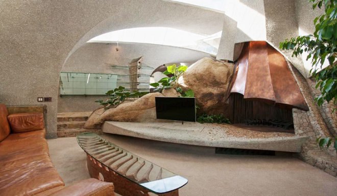 Kendrick Bangs Kellogg, Doolittle house Joshua Tree, Joshua Tree luxury homes, Mojave desert homes, California architecture, organic architecture, James Bond houses, Bond villain homes, John Vugrin, concrete homes California, desert houses