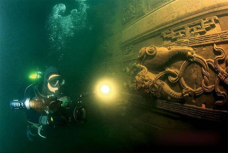Lion City, Five Lion Mountain, Qiandao Lake Zhejiang, submerged city in China, China's Atlantis, flooded Chinese city, Qiandao lake hydroelectric station