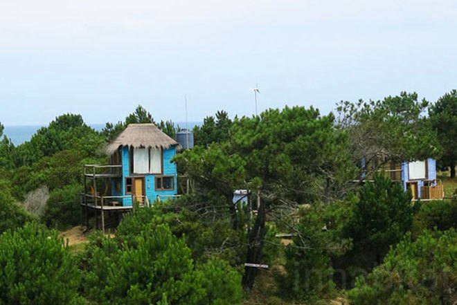 Solo Mare del Diablo, eco-accommodation, self-sufficient, Victoria Gonzales, punta del Diablo, Uruguay, off-grid, solar power, solar water heater, well for drinking water, Architecture, Daylighting, Solar Power, Renewable Energy, Green Materials, Green Holidays, Eco Travel,